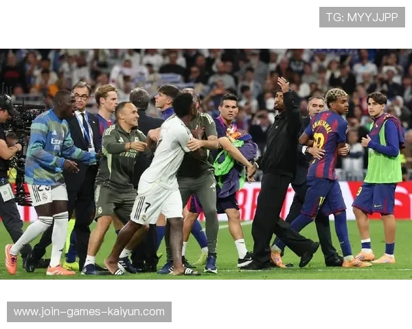 维尼修斯抢点速度惊人提前完成接应